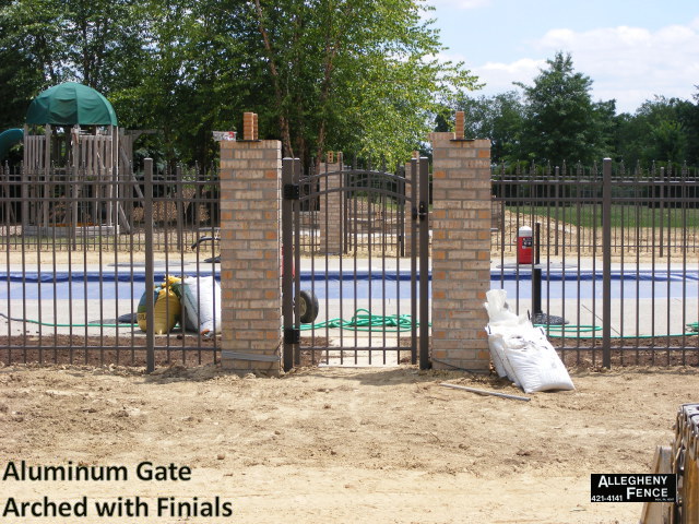 Aluminum Gate Arched with Finials
